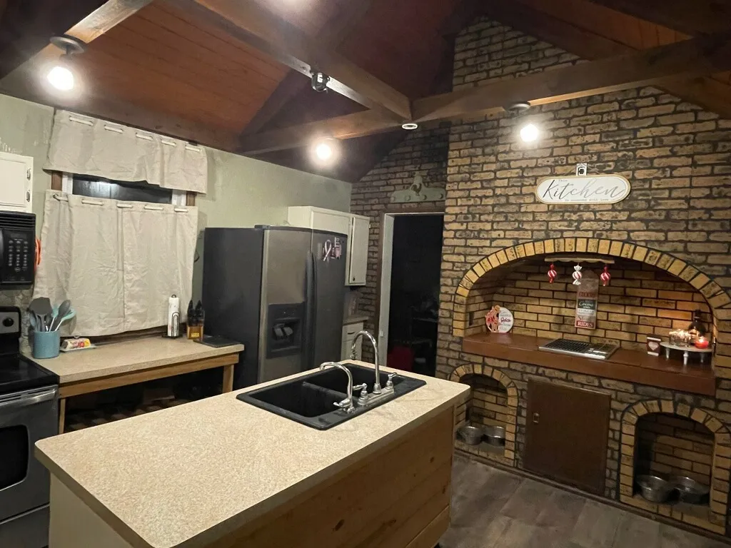 Kitchen Stove Area